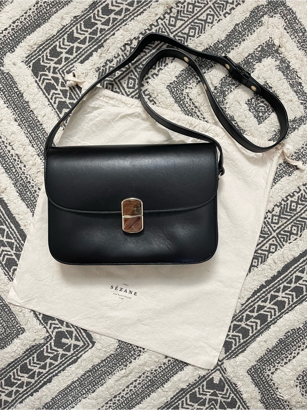 Sézane Milo Classic Bag in Smooth Black